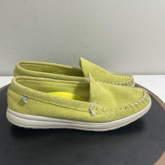 Minnetonka Shoes Womens Size 8 Yellow Suede Slip On Moccasins Comfort Loafers - Picture 1 of 11